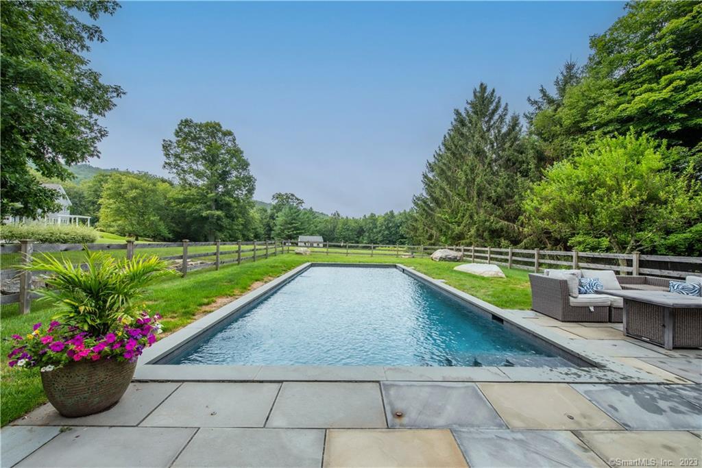 39 Cemetery Hill Rd, Cornwall, CT